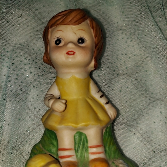 Vintage Sweet Girl in Yellow Dress Figurine with Turtle Made in Korea - Picture 6 of 10